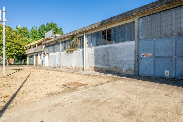 capannone in vendita a Calcinaia