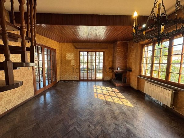 casa indipendente in vendita a Calcinaia