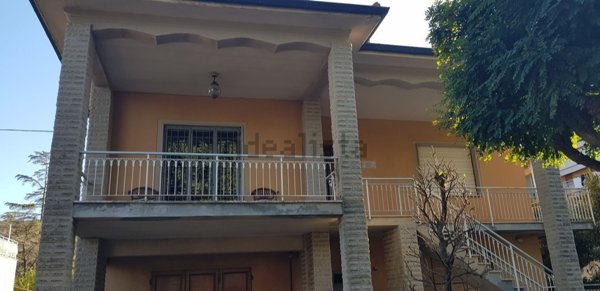 casa indipendente in vendita a Calcinaia in zona Fornacette