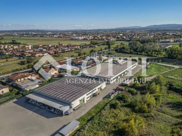 capannone in vendita a Calcinaia in zona Fornacette