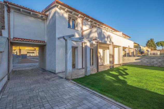 casa indipendente in vendita a Calcinaia