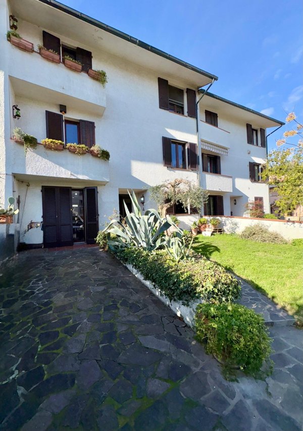 casa indipendente in vendita a Calcinaia in zona Fornacette