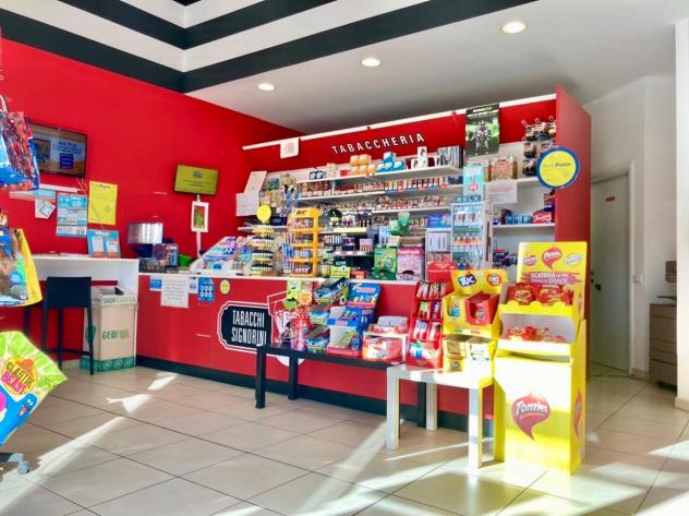 negozio in vendita a Calcinaia