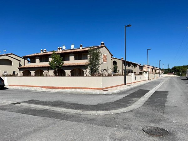 casa indipendente in vendita a Calcinaia