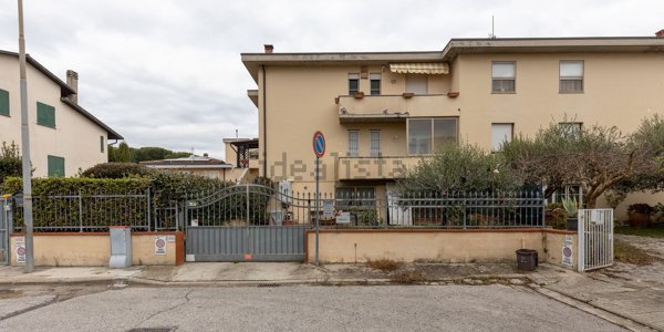 appartamento in vendita a Calcinaia in zona Fornacette