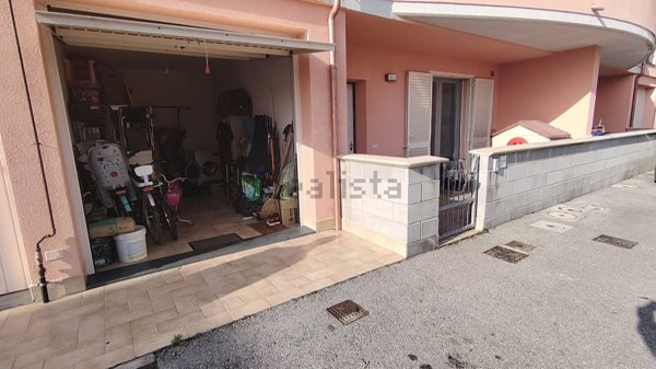 appartamento in vendita a Calcinaia in zona Fornacette