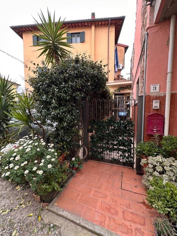 appartamento in vendita a Calcinaia in zona Fornacette