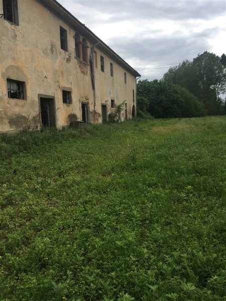 casale in vendita a Calcinaia