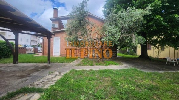 casa indipendente in vendita a Calcinaia in zona Fornacette