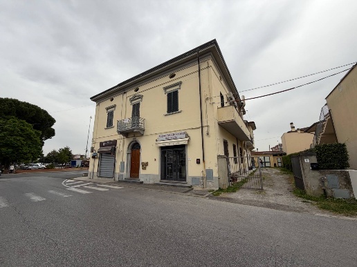 appartamento in vendita a Calcinaia in zona Fornacette
