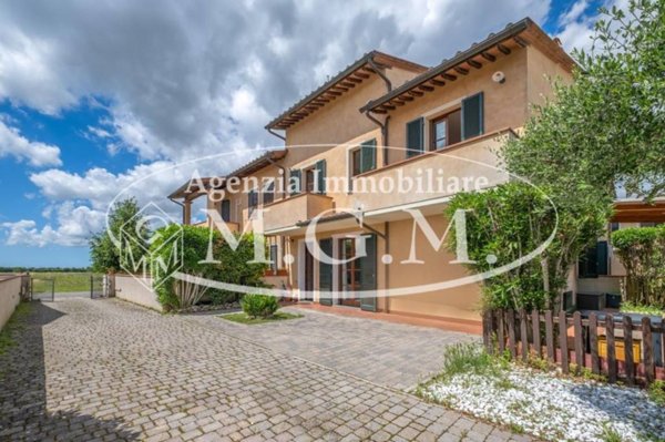 casa indipendente in vendita a Calcinaia in zona Sardina