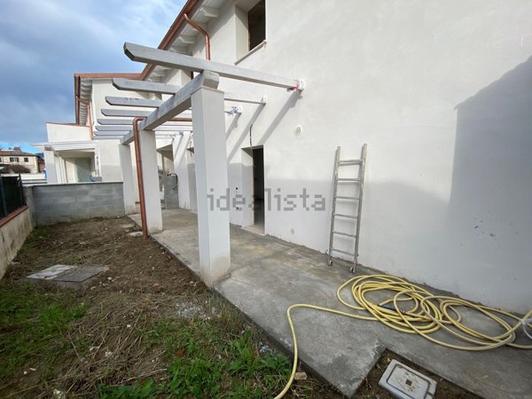 casa indipendente in vendita a Calcinaia in zona Sardina
