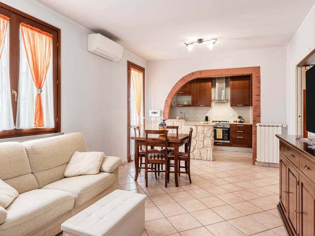 appartamento in vendita a Calcinaia in zona Sardina