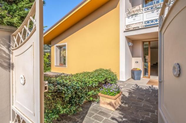 casa indipendente in vendita a Calcinaia in zona Sardina