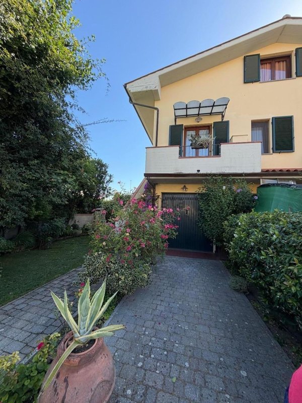 appartamento in vendita a Calcinaia in zona Fornacette
