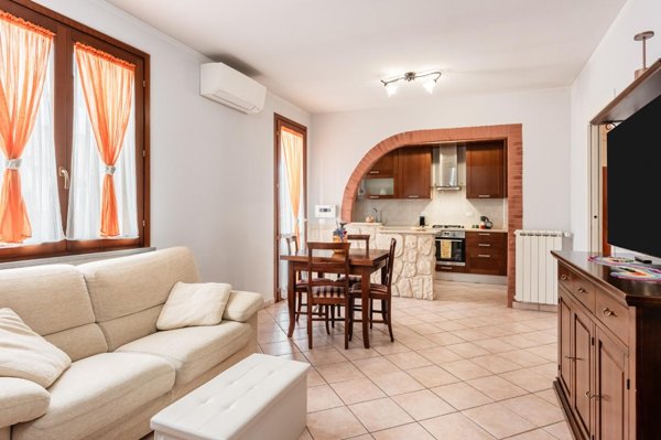 appartamento in vendita a Calcinaia in zona Sardina