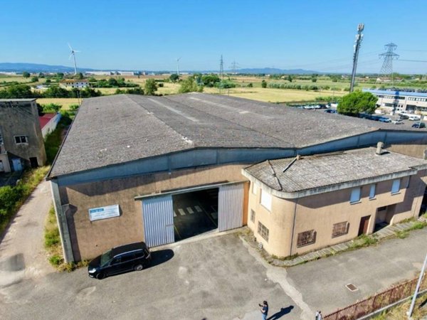 capannone in vendita a Calcinaia in zona Fornacette