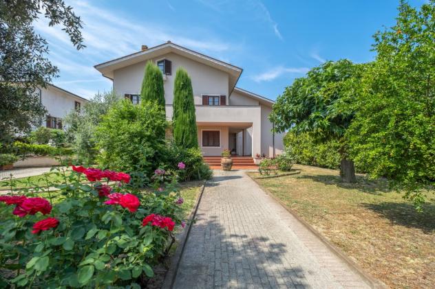 casa indipendente in vendita a Calcinaia in zona Sardina