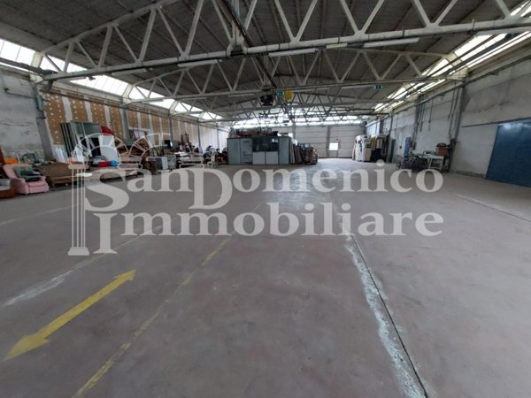 capannone in vendita a Calcinaia in zona Sardina