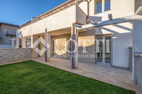 casa indipendente in vendita a Calcinaia in zona Sardina
