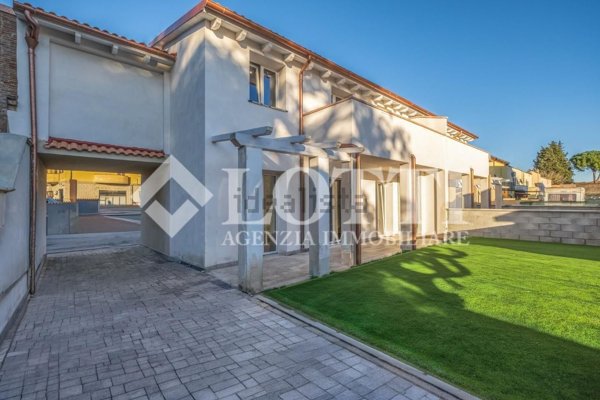 casa indipendente in vendita a Calcinaia in zona Sardina