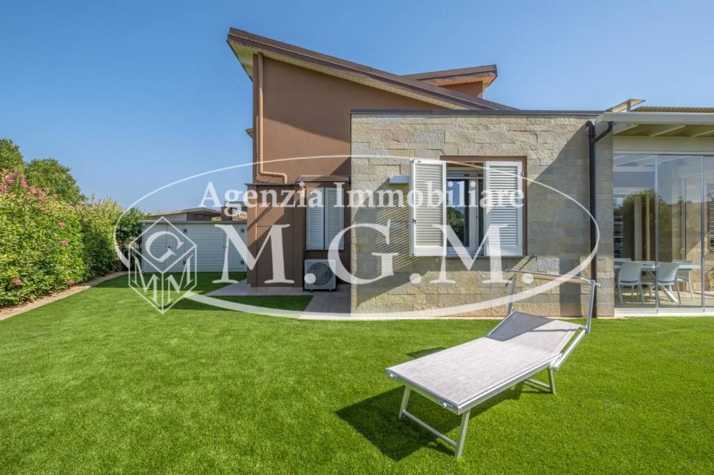 casa indipendente in vendita a Calcinaia in zona Sardina