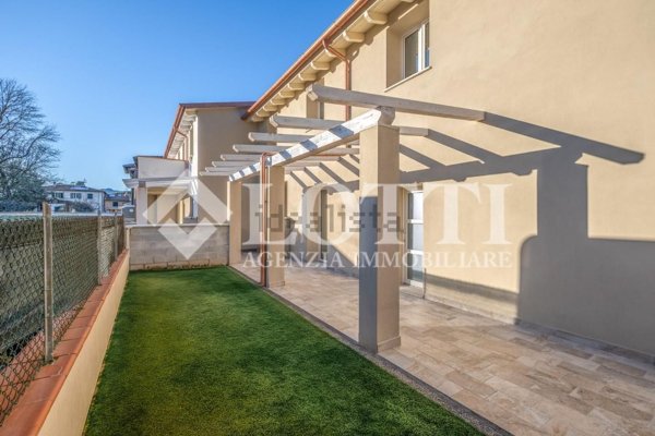 casa indipendente in vendita a Calcinaia in zona Sardina