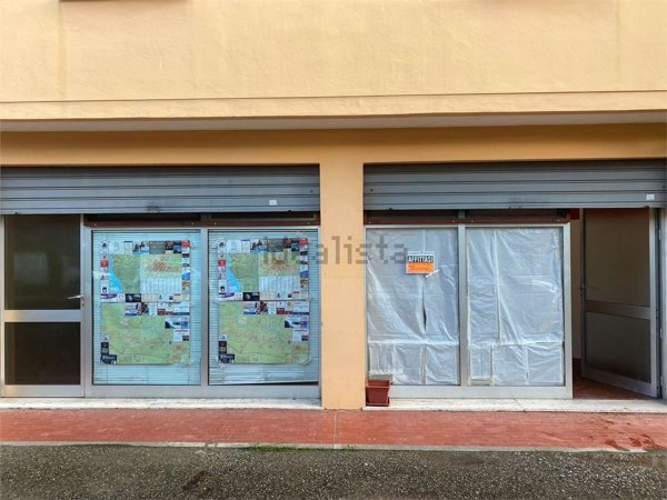 locale commerciale in vendita a Calcinaia in zona Fornacette