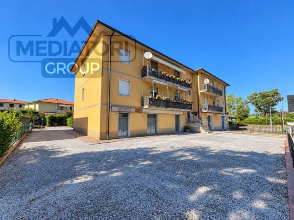 appartamento in vendita a Calcinaia in zona Fornacette