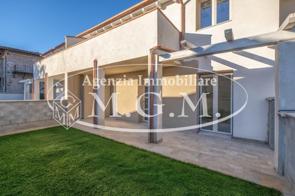 casa indipendente in vendita a Calcinaia in zona Sardina