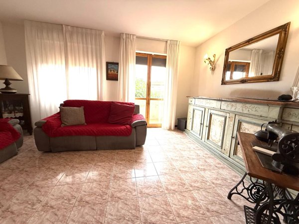 casa indipendente in vendita a Calcinaia in zona Sardina