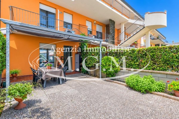 appartamento in vendita a Calcinaia in zona Sardina