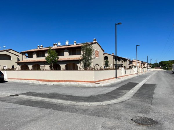 casa indipendente in vendita a Calcinaia in zona Sardina