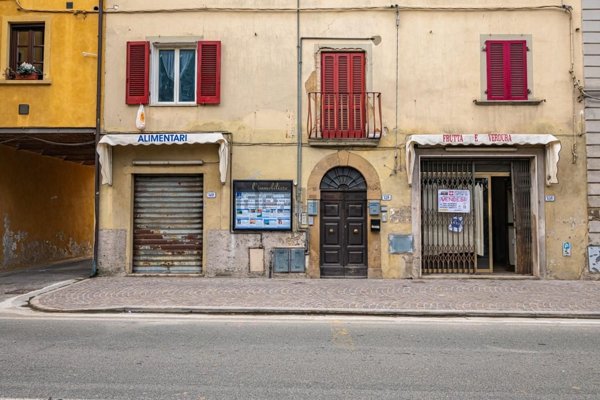 locale commerciale in vendita a Capannoli