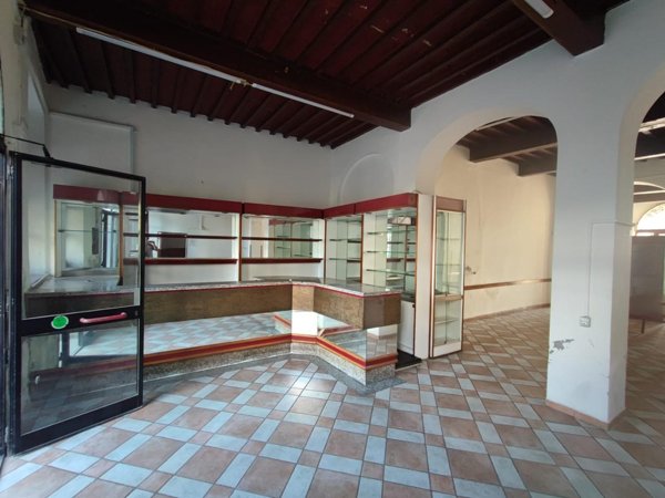 locale commerciale in vendita a Capannoli