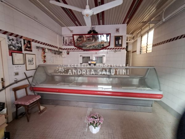 locale commerciale in vendita a Capannoli