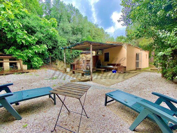 casa indipendente in vendita a Casale Marittimo