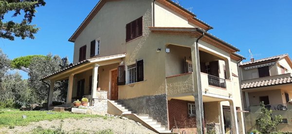 casa indipendente in vendita a Casale Marittimo