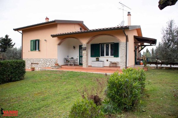 casa indipendente in vendita a Casale Marittimo