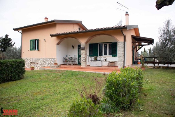 casa indipendente in vendita a Casale Marittimo