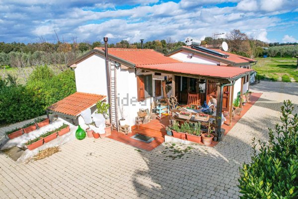 casa indipendente in vendita a Casale Marittimo