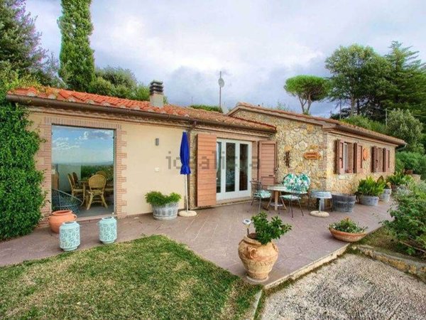 casa indipendente in vendita a Casale Marittimo