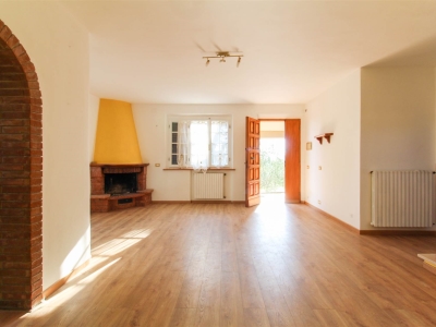 casa indipendente in vendita a Casale Marittimo