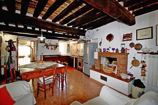 casa indipendente in vendita a Casale Marittimo