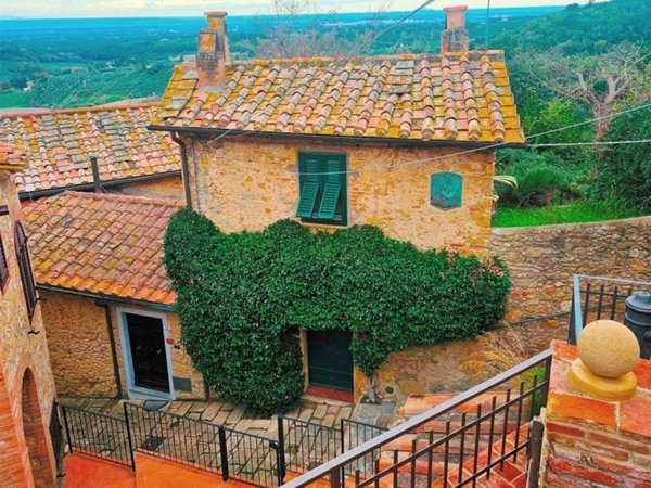 casa indipendente in vendita a Casale Marittimo