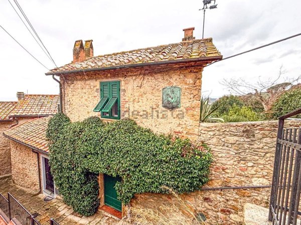 casa indipendente in vendita a Casale Marittimo