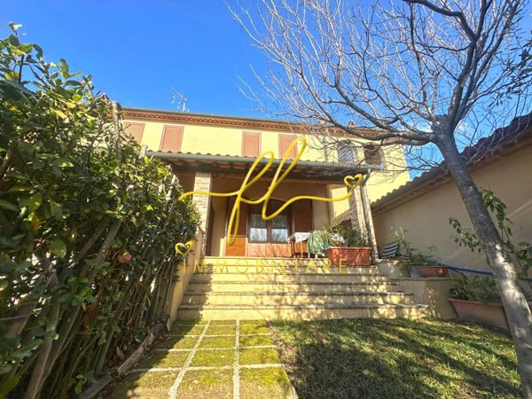 casa indipendente in vendita a Casale Marittimo