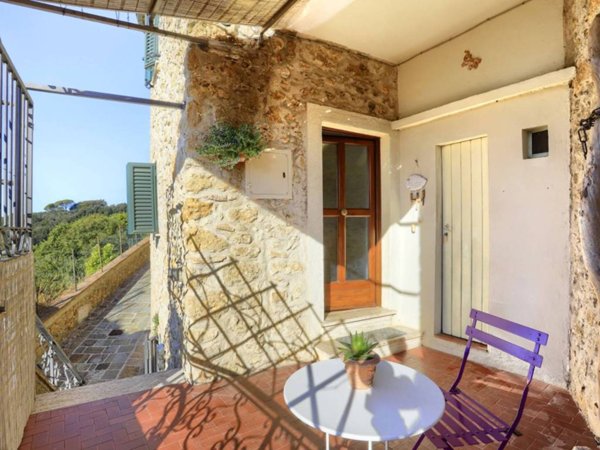 casa indipendente in vendita a Casale Marittimo