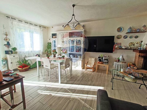 casa indipendente in vendita a Casale Marittimo