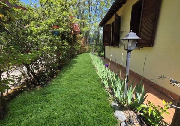 casa indipendente in vendita a Casale Marittimo